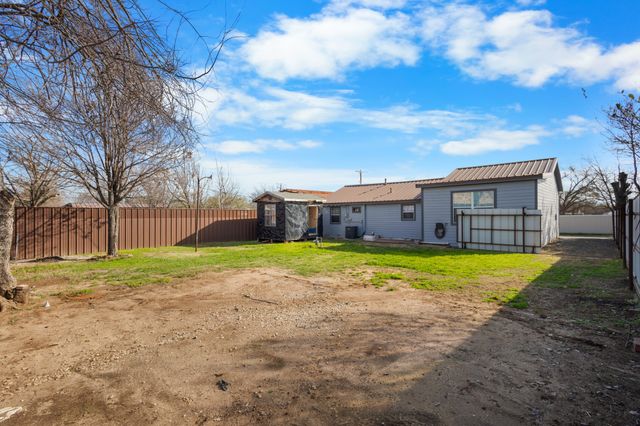 1409 18th Street, Bridgeport, TX 76426