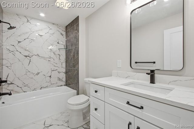 54319 Bradshaw Drive, New Baltimore, MI 48047