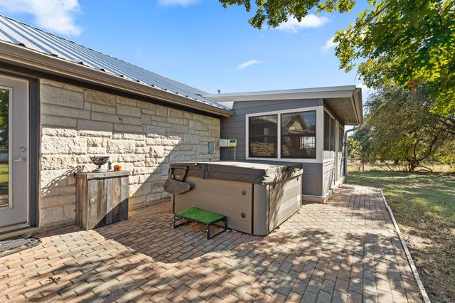 1336 S Fm 1174 S, Bertram, TX 78605