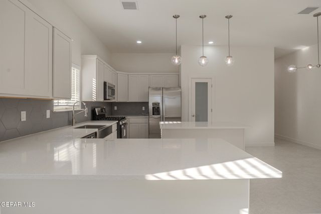 3868 Bubble Place, El Paso, TX 79938