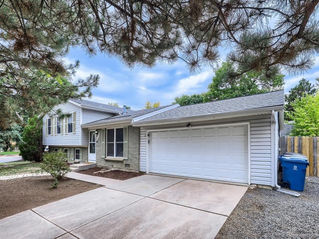 16398 E Warren Avenue, Aurora, CO 80013