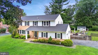 35 WINTERBURY CIR, Wilmington, DE 19808