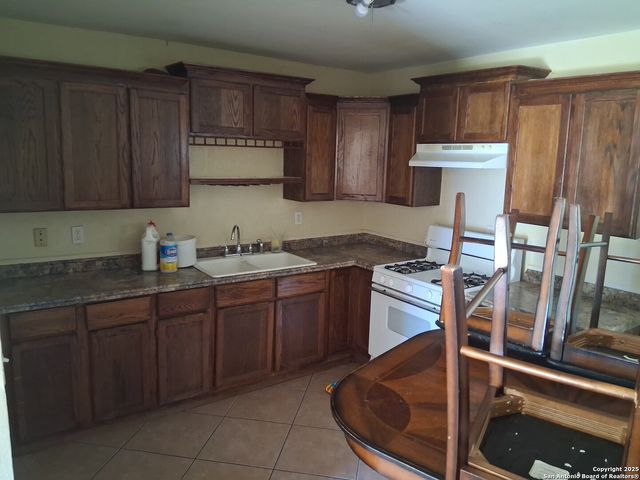 7331 Glen MNR, San Antonio, TX 78239