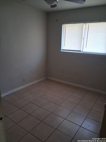 7331 Glen MNR, San Antonio, TX 78239