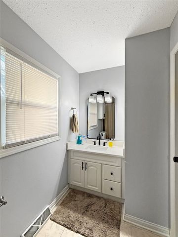 4149 Boyd Street, Des Moines, IA 50317