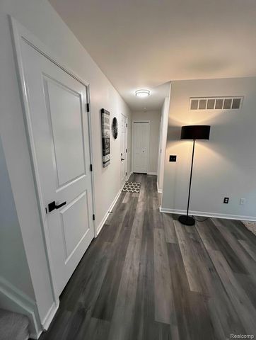 17014 Newbury Avenue, Macomb Township, MI 48044