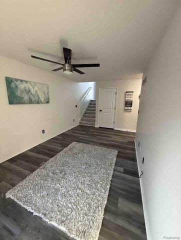 17014 Newbury Avenue, Macomb Township, MI 48044