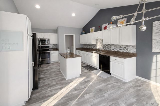 17014 Newbury Avenue, Macomb Township, MI 48044