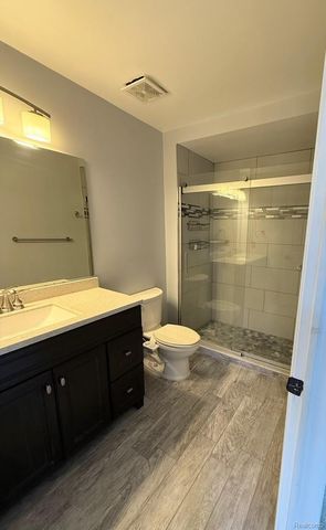 17014 Newbury Avenue, Macomb Township, MI 48044