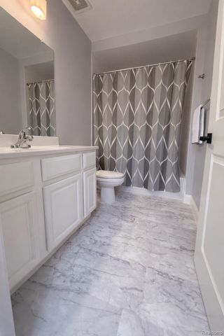 17014 Newbury Avenue, Macomb Township, MI 48044