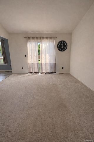 17014 Newbury Avenue, Macomb Township, MI 48044