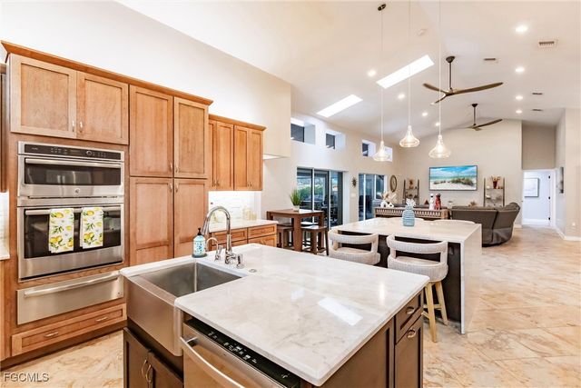 607 SW 57th ST, Cape Coral, FL 33914