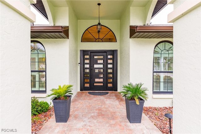 607 SW 57th ST, Cape Coral, FL 33914