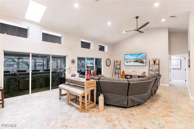 607 SW 57th ST, Cape Coral, FL 33914