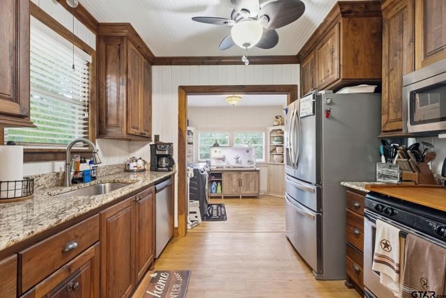 1011 W Rusk, Tyler, TX 75701