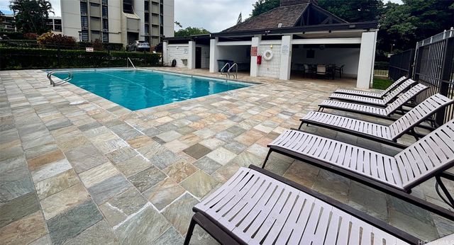 98-500 Koauka Loop 14E, Aiea, HI 96701