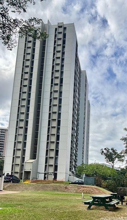 98-500 Koauka Loop 14E, Aiea, HI 96701