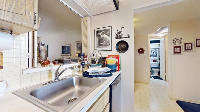 2205 BELLEAIR ROAD A13, Clearwater, FL 33764