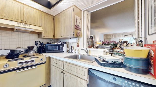 2205 BELLEAIR ROAD A13, Clearwater, FL 33764