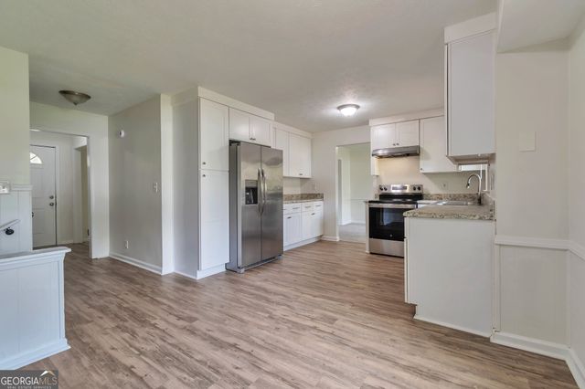 5350 Rockbridge Road, Stone Mountain, GA 30088