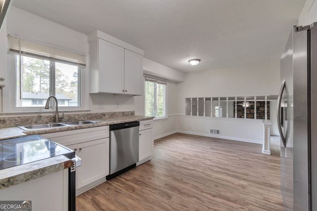 5350 Rockbridge Road, Stone Mountain, GA 30088