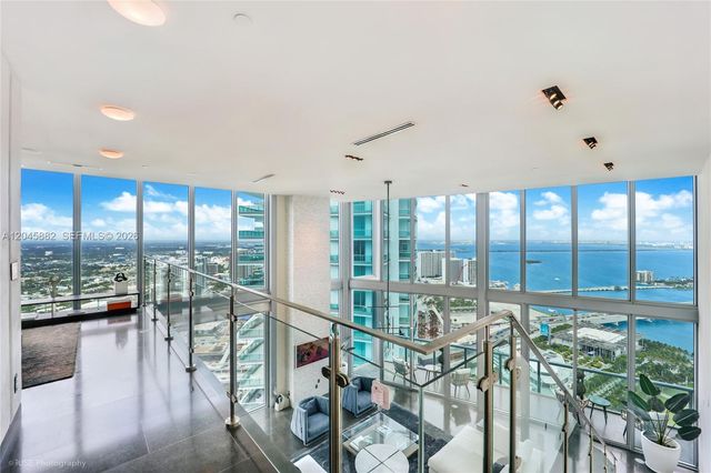 888 Biscayne Blvd 5112, Miami, FL 33132