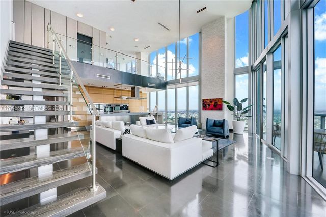 888 Biscayne Blvd 5112, Miami, FL 33132