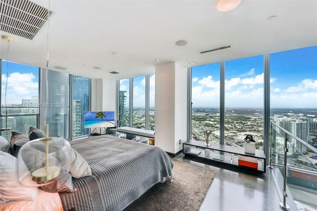 888 Biscayne Blvd 5112, Miami, FL 33132