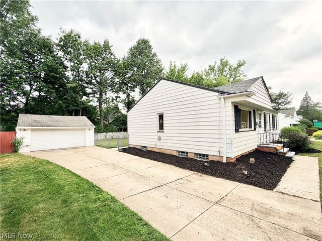 19304 Mayfair Lane, Warrensville Heights, OH 44128
