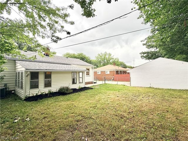 19304 Mayfair Lane, Warrensville Heights, OH 44128