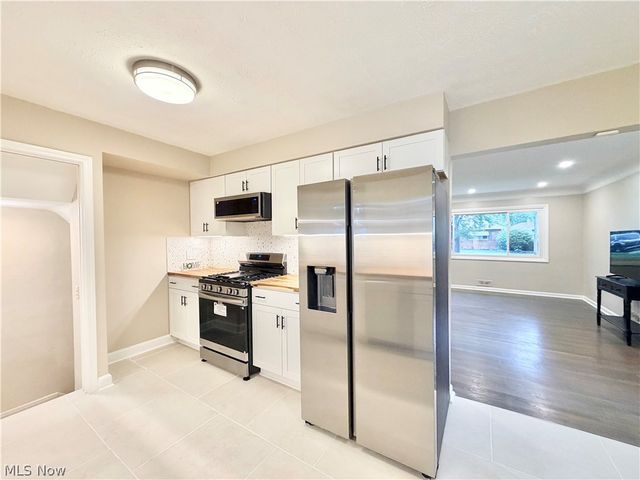 19304 Mayfair Lane, Warrensville Heights, OH 44128
