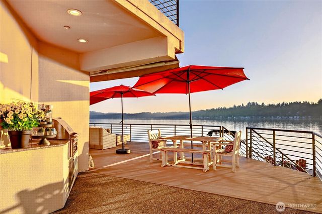 2007 E Lake Sammamish Parkway NE, Sammamish, WA 98074