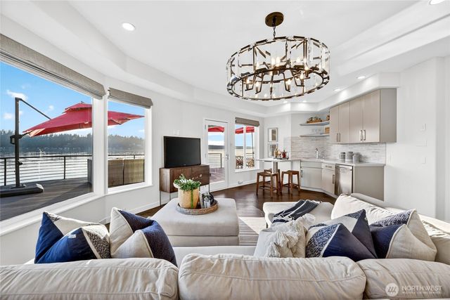 2007 E Lake Sammamish Parkway NE, Sammamish, WA 98074