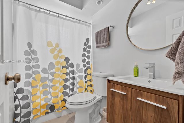 8610 NW 25th St, Sunrise, FL 33322