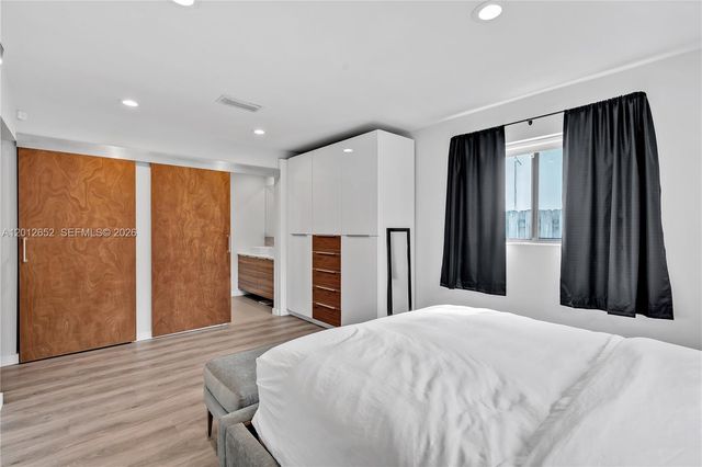 8610 NW 25th St, Sunrise, FL 33322