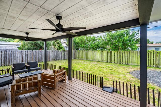8610 NW 25th St, Sunrise, FL 33322