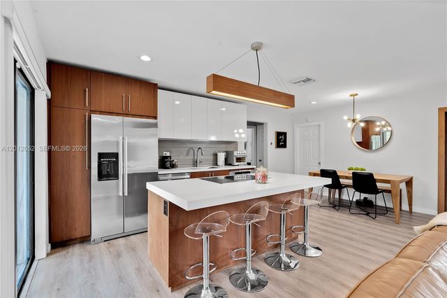 8610 NW 25th St, Sunrise, FL 33322