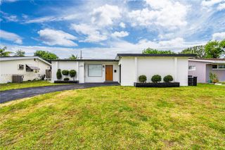 8610 NW 25th St, Sunrise, FL 33322