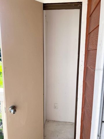 10200 GANDY BOULEVARD N 402, St Petersburg, FL 33702