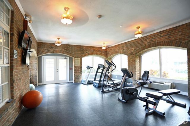 10200 GANDY BOULEVARD N 402, St Petersburg, FL 33702