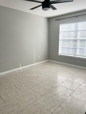 10200 GANDY BOULEVARD N 402, St Petersburg, FL 33702