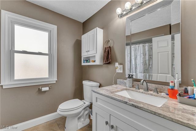 9391-9381 Columbia Road, Olmsted Falls, OH 44138