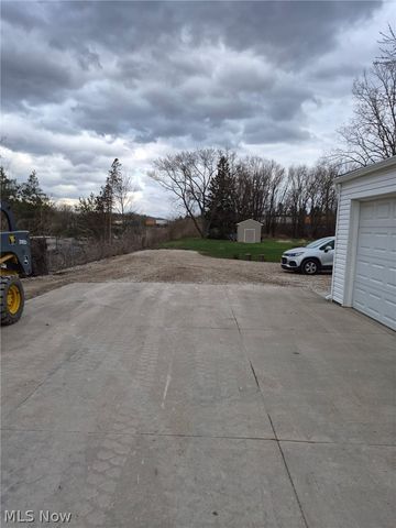 9391-9381 Columbia Road, Olmsted Falls, OH 44138