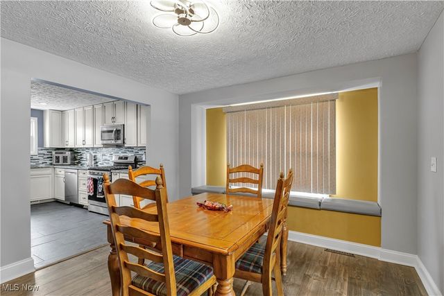 9391-9381 Columbia Road, Olmsted Falls, OH 44138