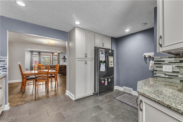 9391-9381 Columbia Road, Olmsted Falls, OH 44138