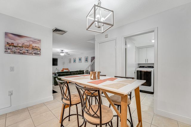 2439 24th Way 2439, West Palm Beach, FL 33407