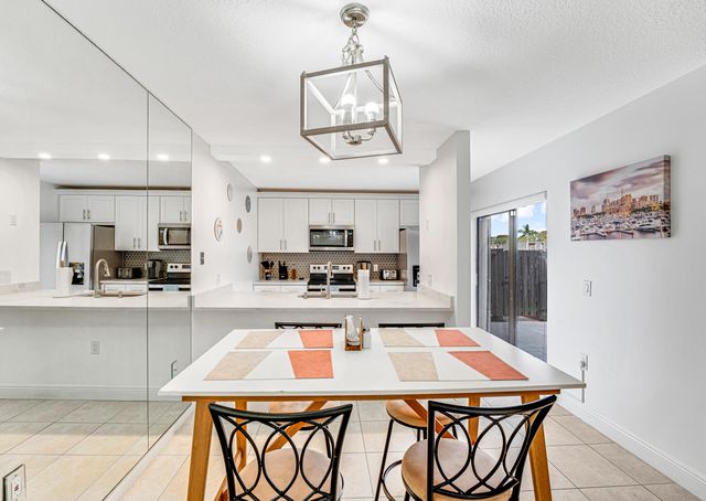 2439 24th Way 2439, West Palm Beach, FL 33407