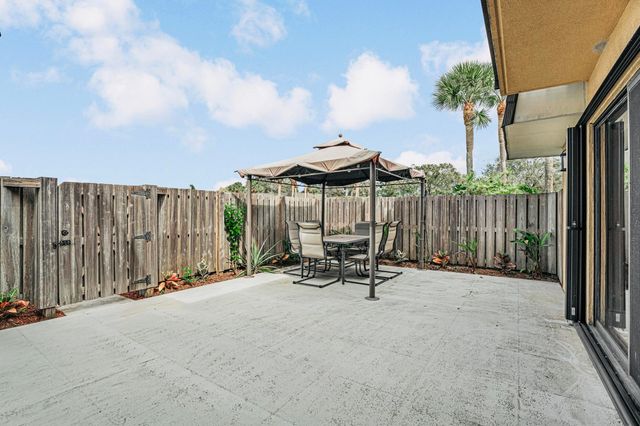 2439 24th Way 2439, West Palm Beach, FL 33407