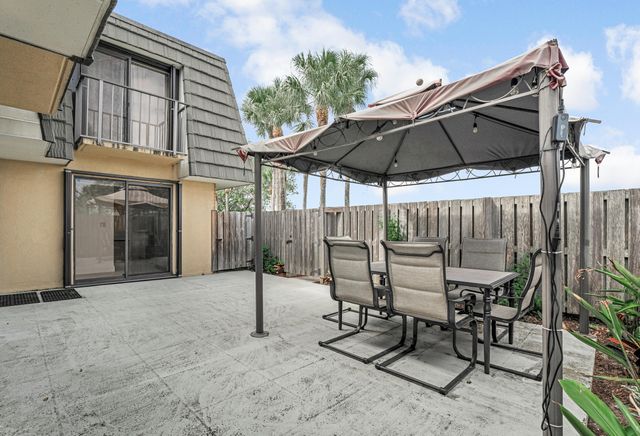 2439 24th Way 2439, West Palm Beach, FL 33407