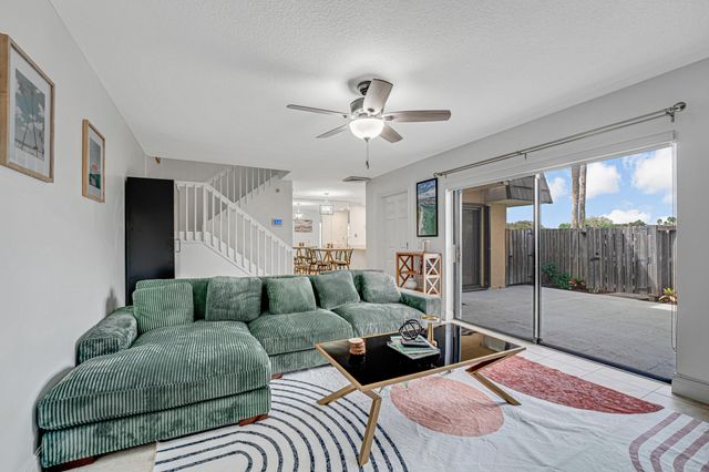 2439 24th Way 2439, West Palm Beach, FL 33407